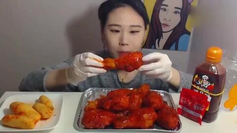吃瓜少女鸡腿视频,揭秘网红美食背后的故事