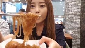 吃瓜少女鸡腿视频,揭秘网红美食背后的故事