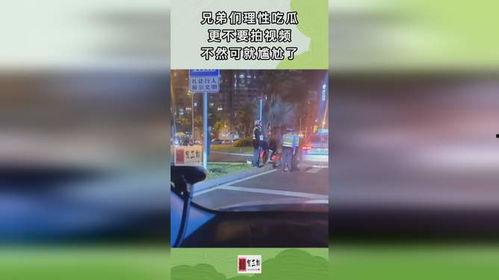 兄弟祈福吃瓜视频,一场别开生面的祈福吃瓜盛宴